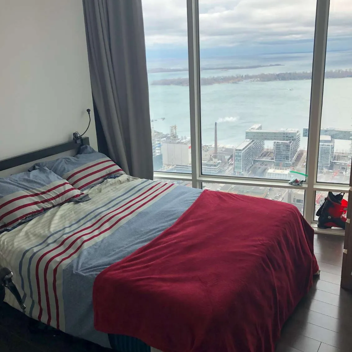 Financial District Condo Room for Rent, $1600/month photo 1