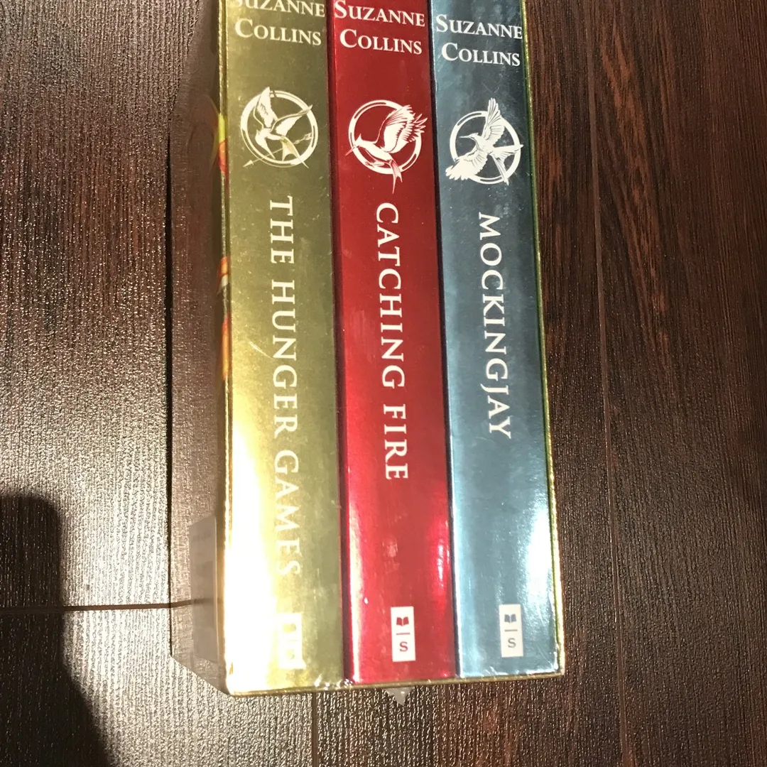 The Hunger Games Books Full Set New photo 1