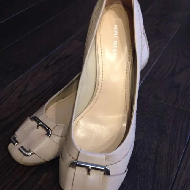 Size 9 Leather ladies shoes photo 1