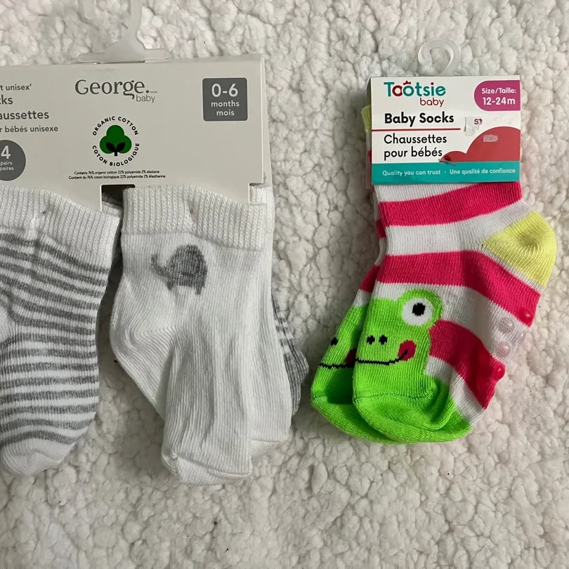 Gender Neutral Baby Socks BNWT photo 1