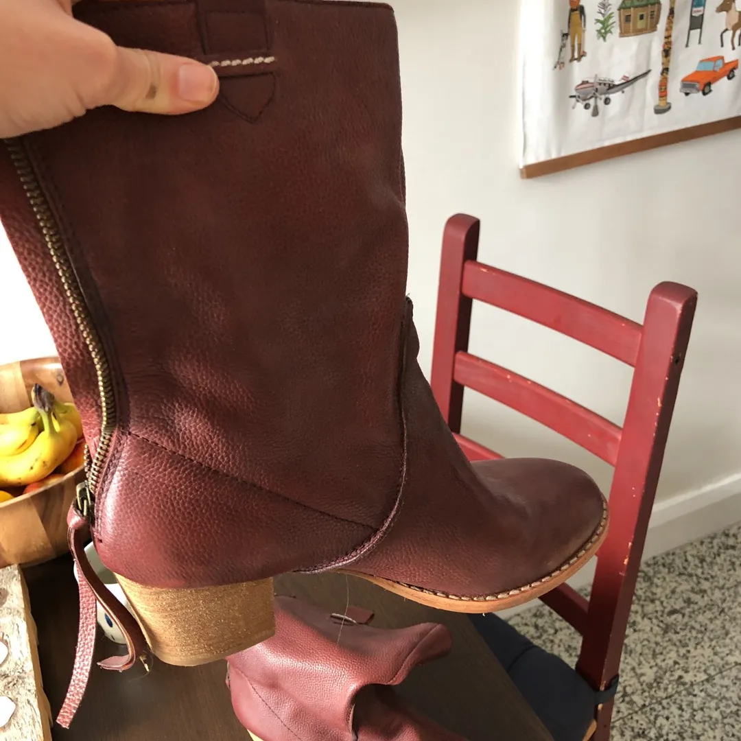 Anthropologie Size 10 Heeled Boots photo 3