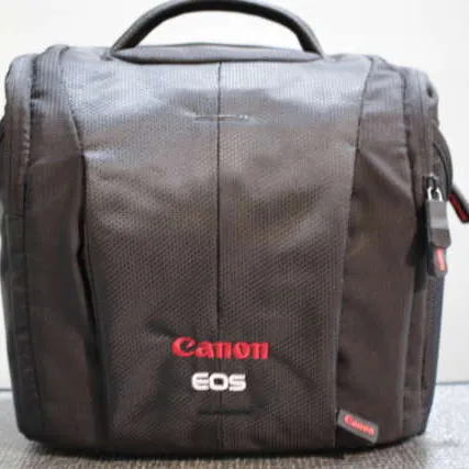 Canon camera bag photo 1