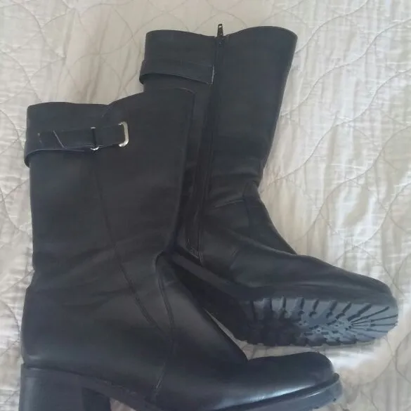 Size 10 Winter Boots photo 1