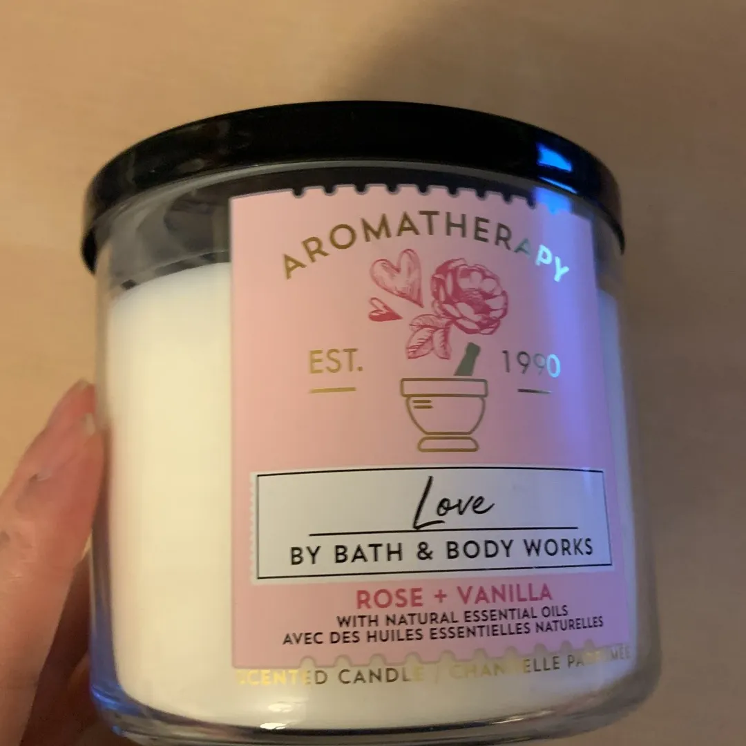 Brand New Bath And Body Works Candle photo 1