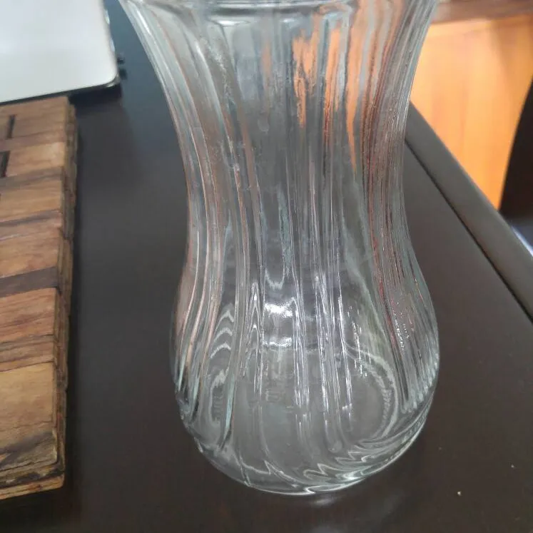 Glass vase photo 1