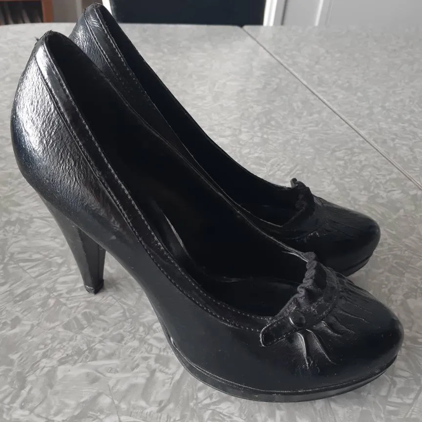 Size 9 Black High Heels photo 1