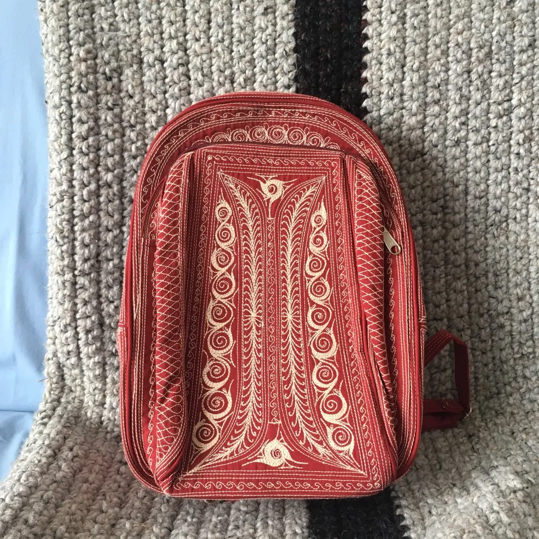 embroidered cloth backpack photo 1
