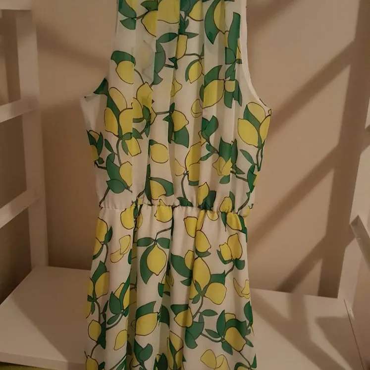 BNWOT Lemon Dress Size M photo 1