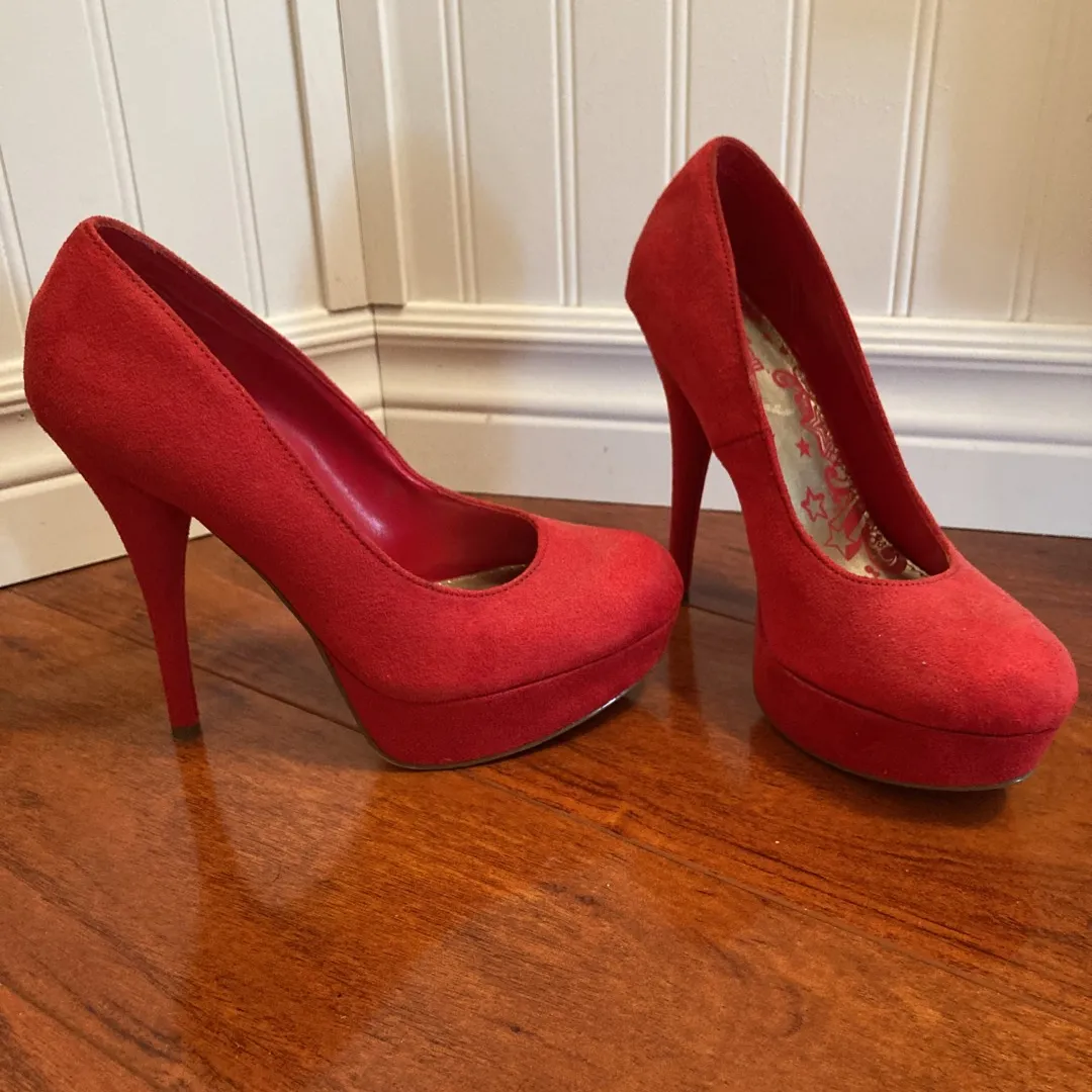 Red Heels photo 1