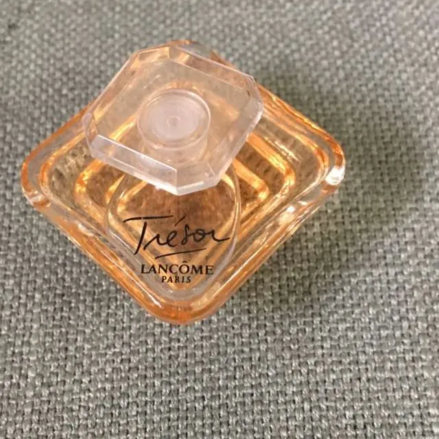 Lancôme Tresor Perfume photo 1