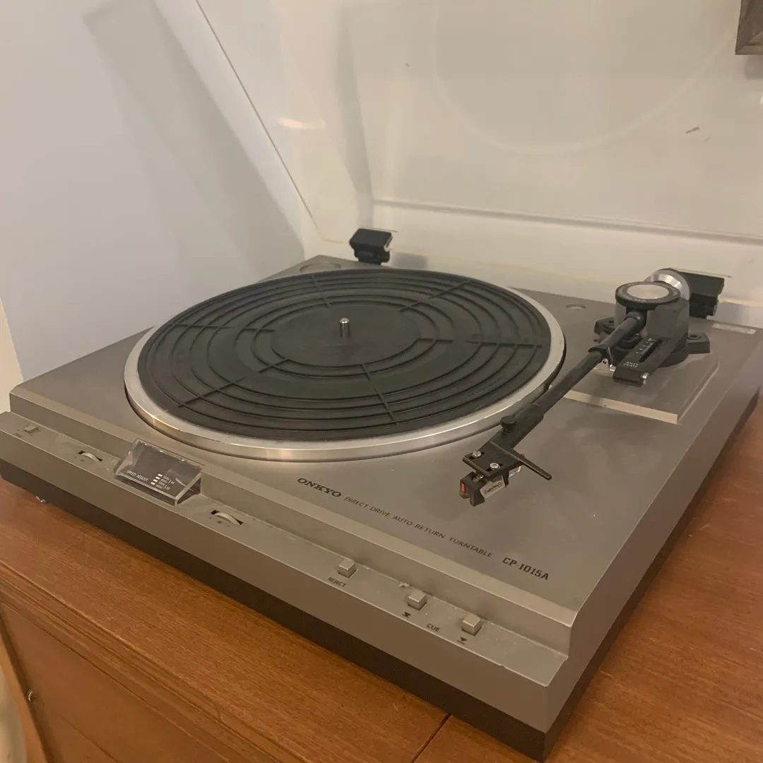 Classic Automatic Turntable photo 3