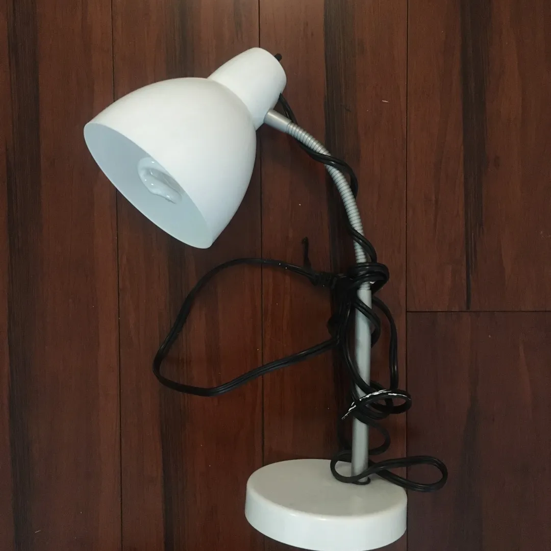 Desk lamp photo 1