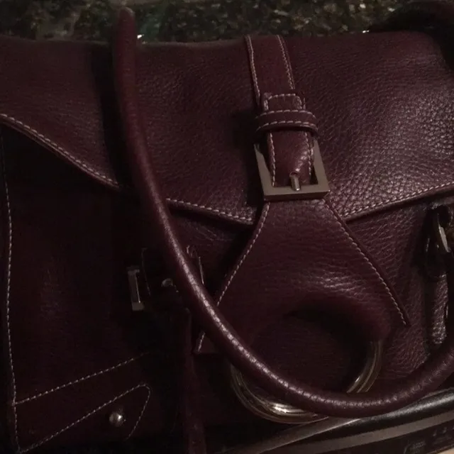 Beautiful burgundy Leather Peruzzi Handbag photo 1