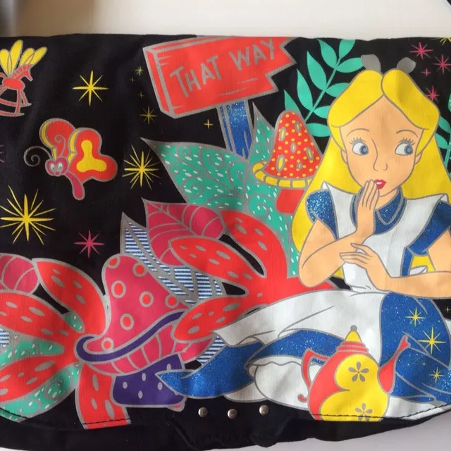 Disney Alice In Wonderland Messenger Bag photo 4