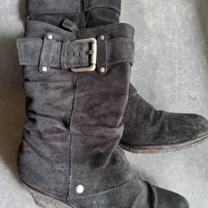 Suede Winter Boots Size 8 photo 1