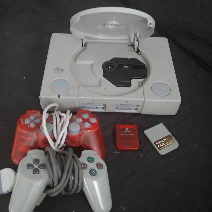 PS1 With 2 Controllers photo 3
