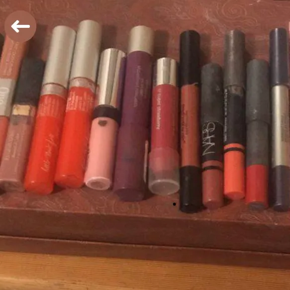 Lipsticks, Eye Pencils, Lip Liner, Lip Gloss photo 1