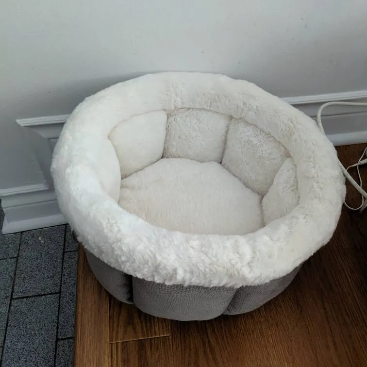 Small Dog / Cat Bed photo 1