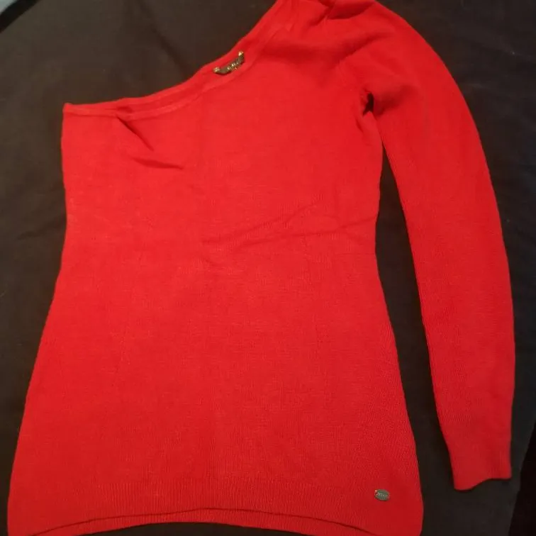 Guess Red Sweater photo 1