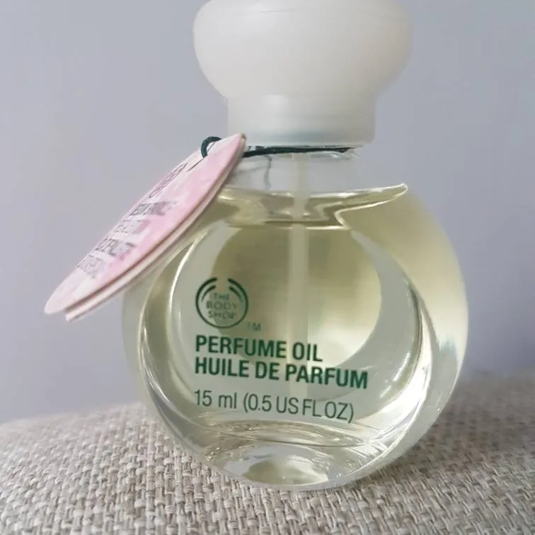 Body Shop Perfume Oil photo 1