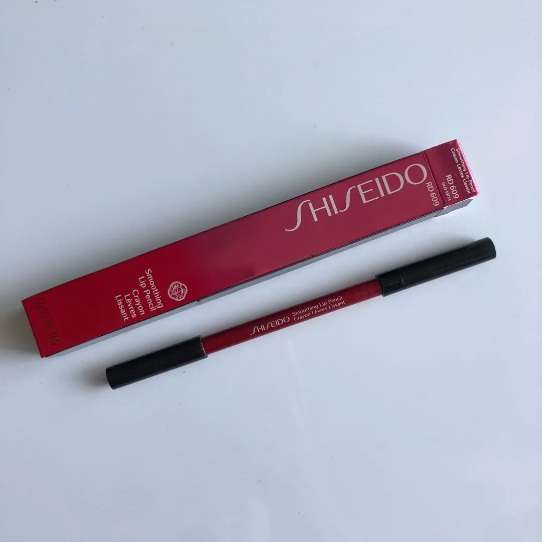 BRAND NEW: Shiseido Smoothing Lip Pencil photo 1