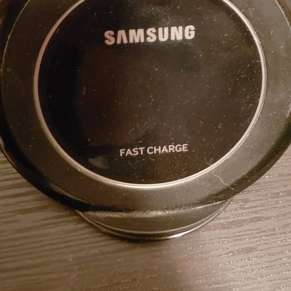 Samsung wireless charger/fast charger photo 1