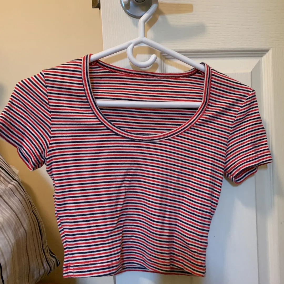 American Apparel Crop Top Size Xsmall-small photo 1
