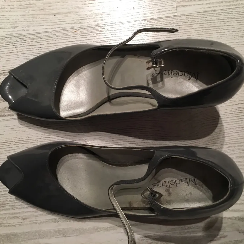 Grey Patent Heels Size 8.5 photo 1