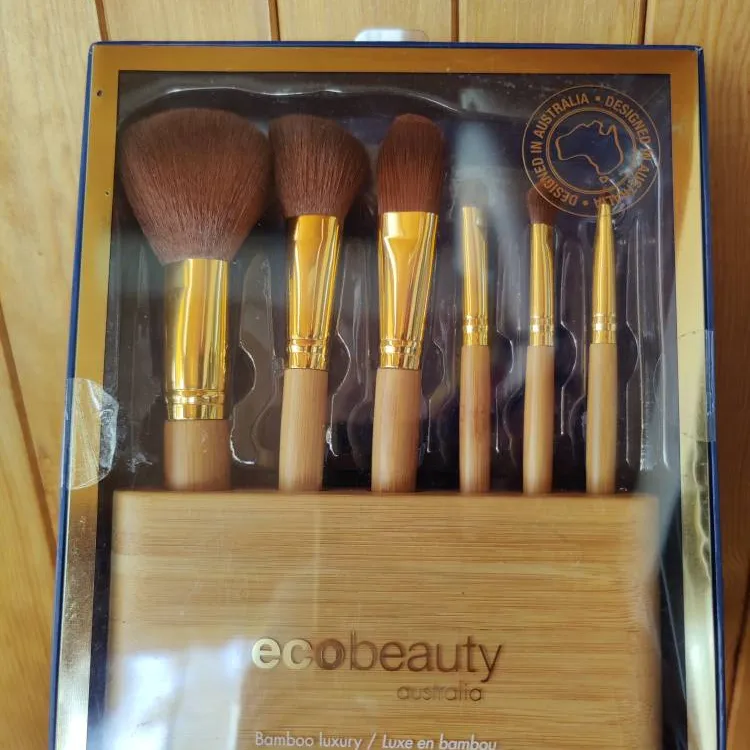New Bamboo Makeup Brushes photo 1