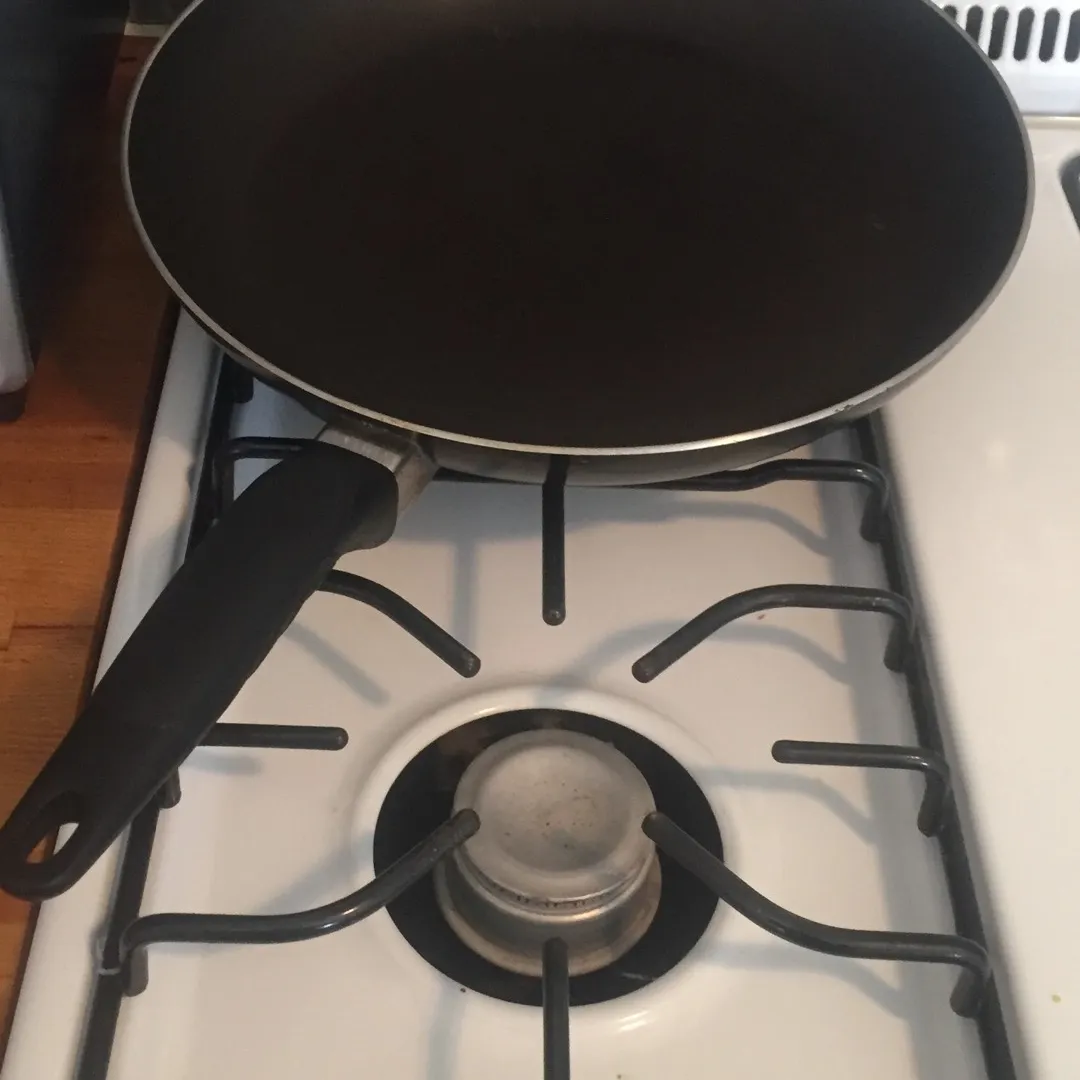 Used Large 12” Frying Pan photo 1