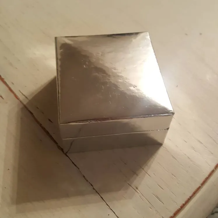 Empty jewelry box (silver) - not looking for much photo 1