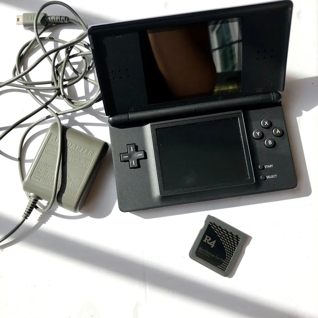 Nintendo DS photo 3