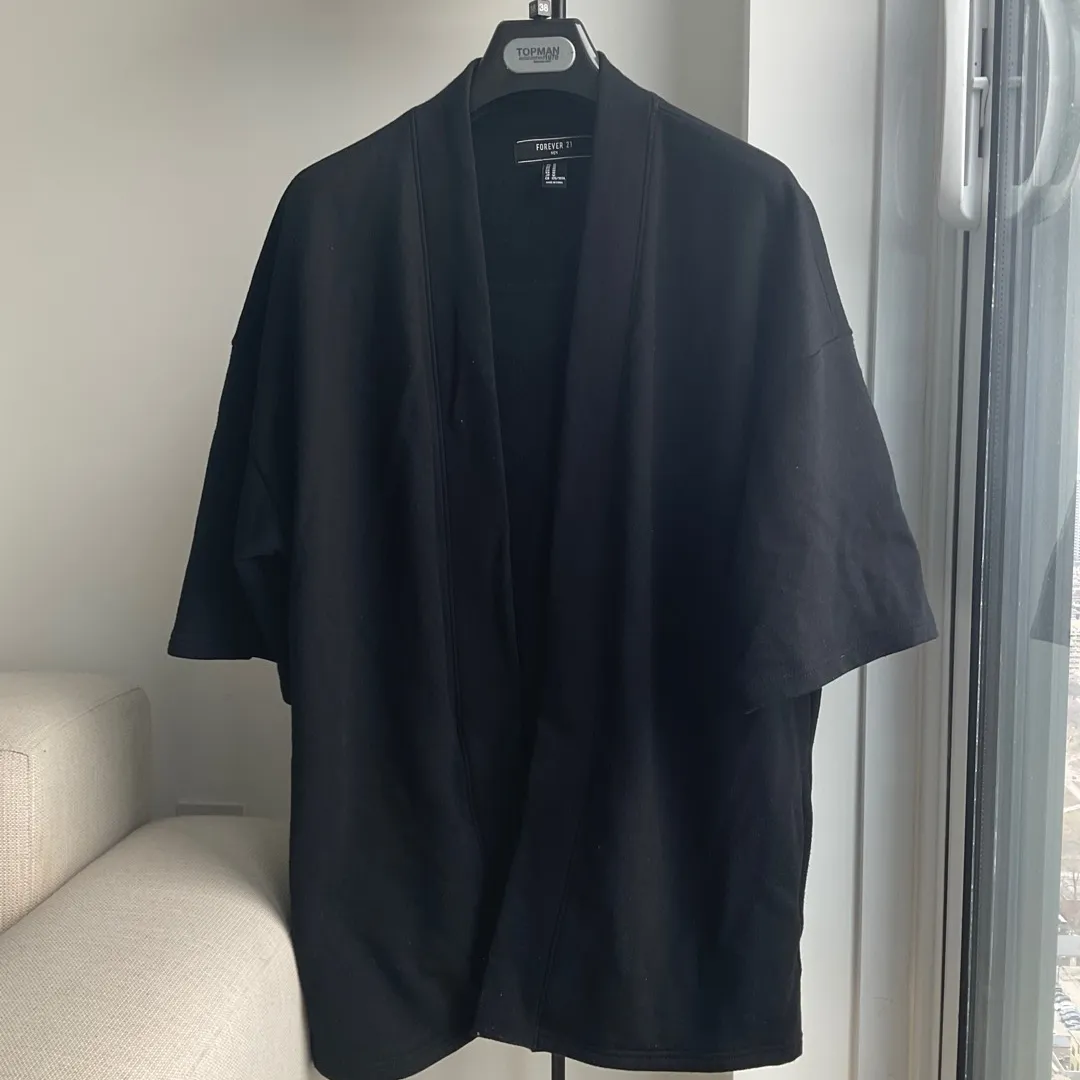 Black Short Sleeve Kimono photo 1