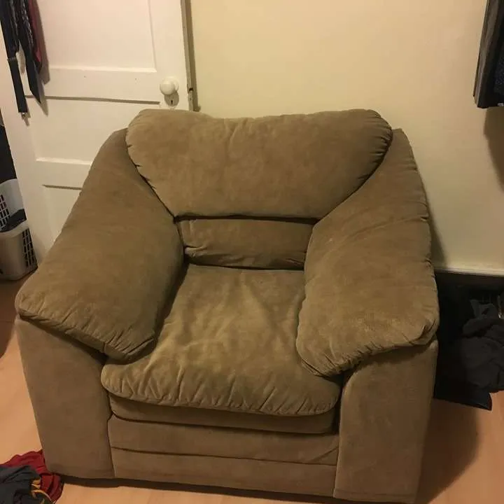 Comfy Brown Chair for Cheap! photo 3