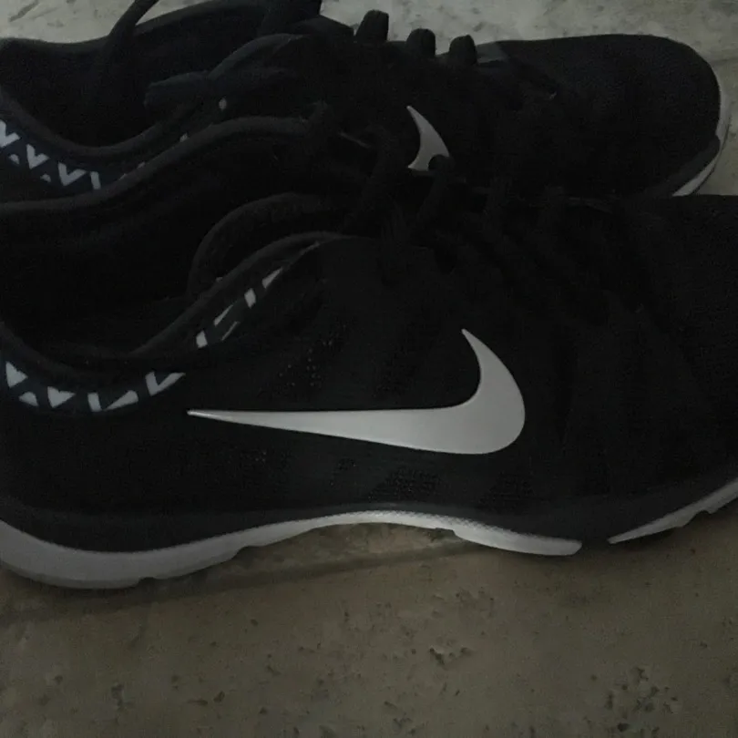 Black Nike Trainers (runners) photo 3