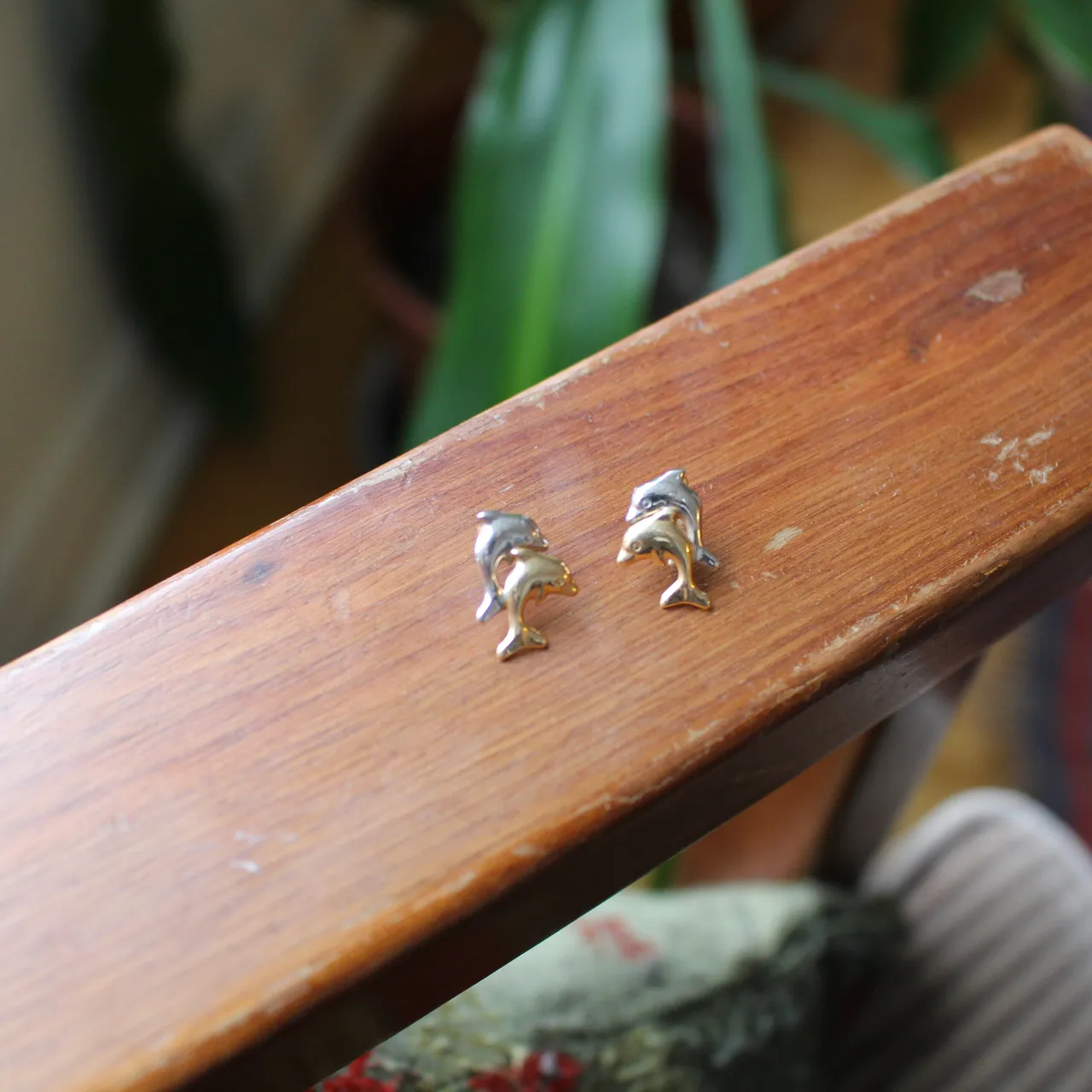 GOLD DOLPHIN EARRINGS! photo 1