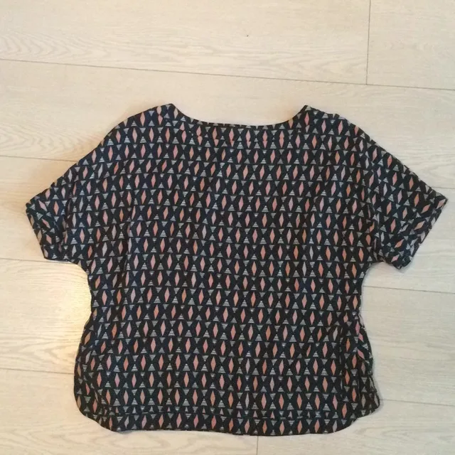 H&M Dress Shirt Size 6 photo 3