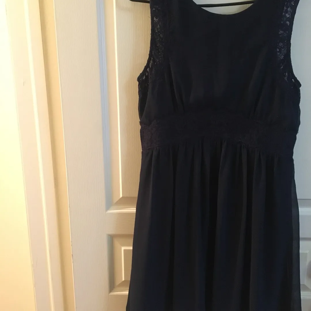 Navy Dress With Lace Details Size L photo 1