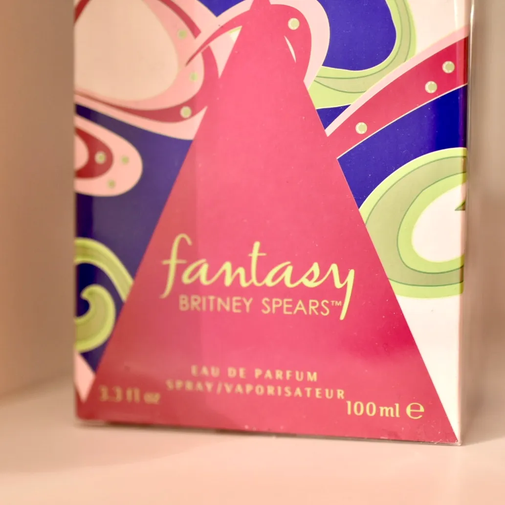 Britney Spears fantasy perfume  photo 1