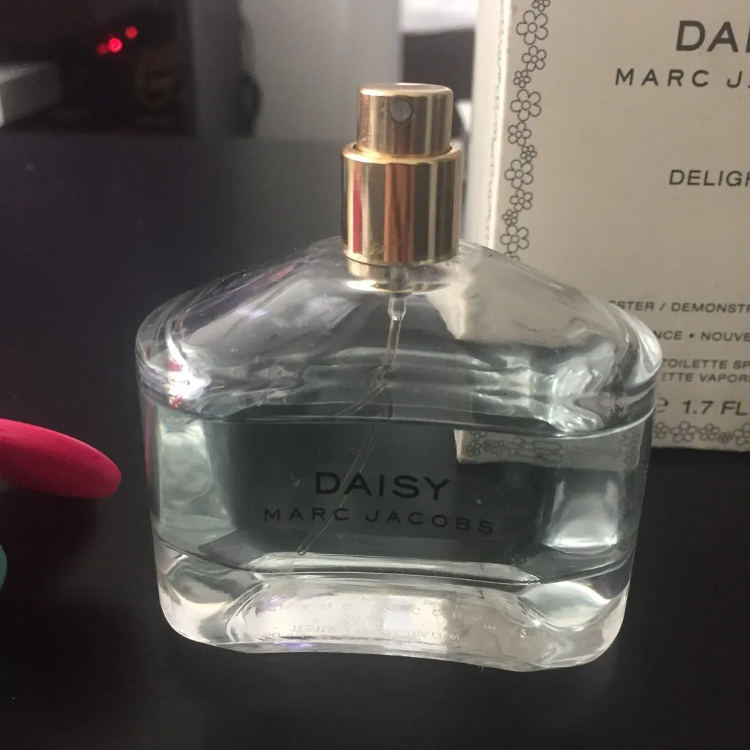 Marc Jacobs Daisy Perfume photo 4