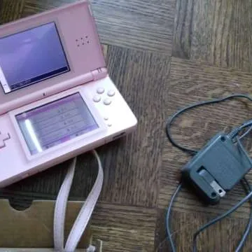 Pink Nintendo DS photo 1