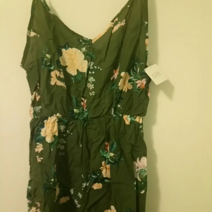 BNWT Olive Green Floral Romper S photo 1