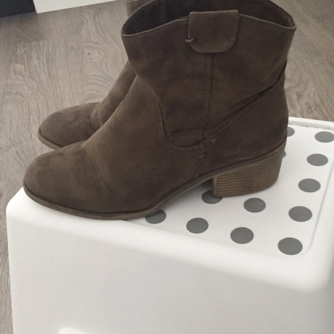 Size 9 Booties photo 1