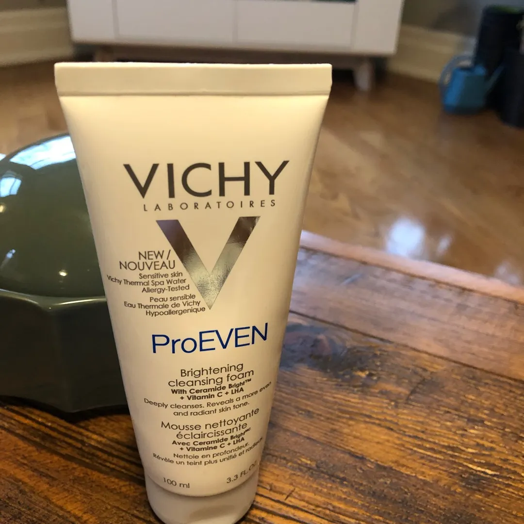 Vichy Face Cleanser photo 1