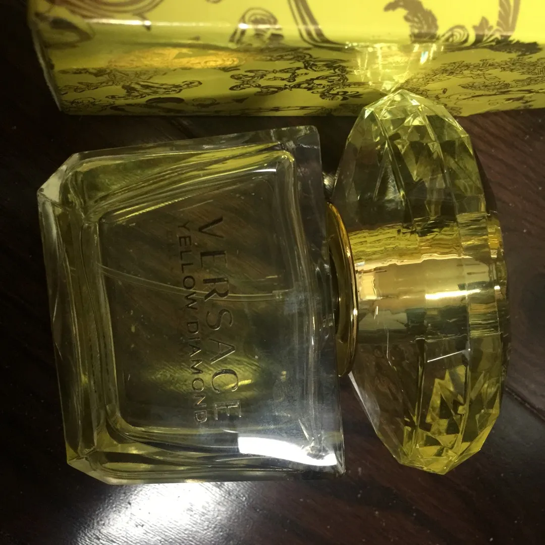 90ml Versace Yellow Diamonds Perfume photo 3