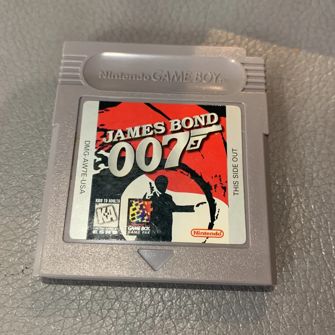 Nintendo Game Boy 007 Game photo 1