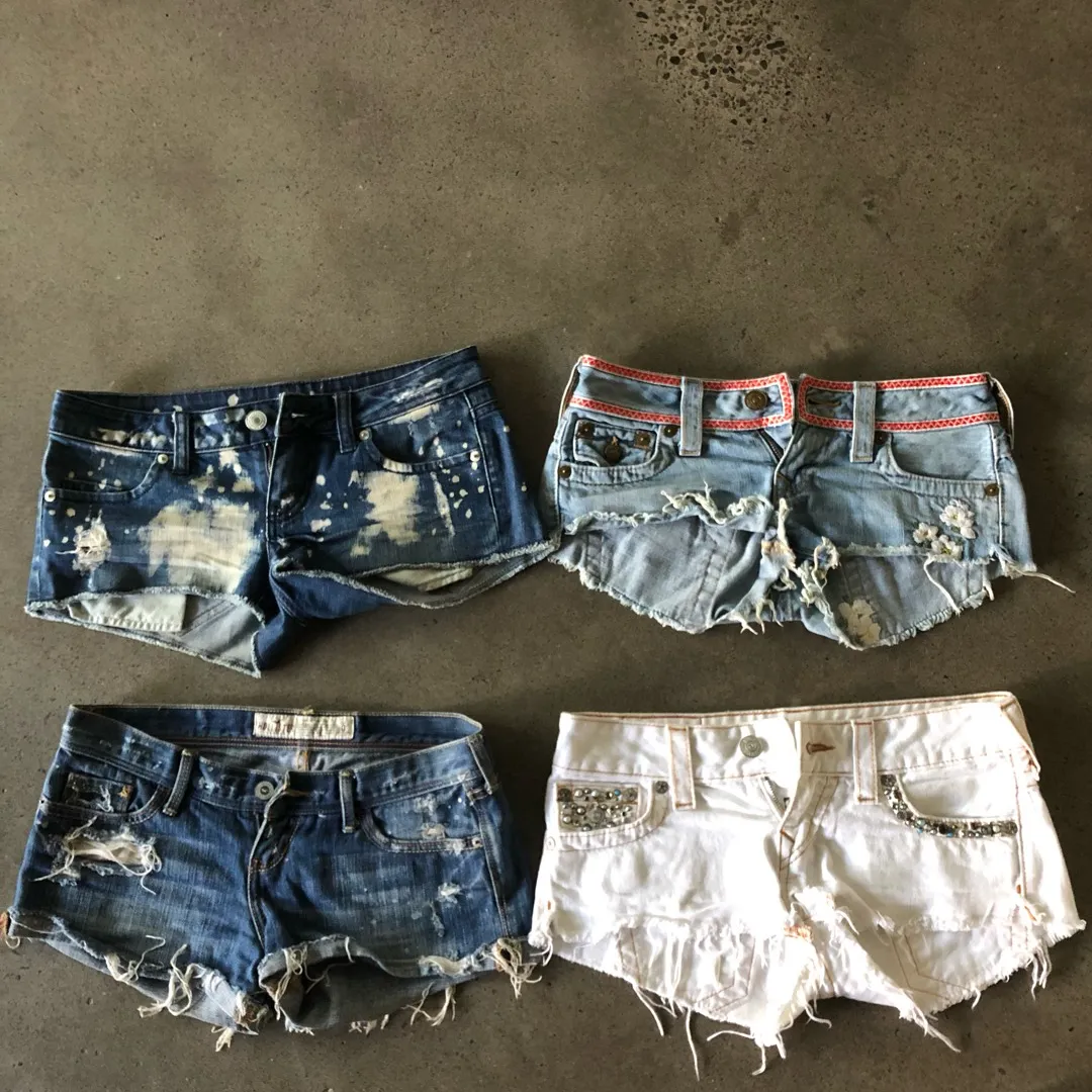 Bootie Shorts Size 0/24/26 photo 1