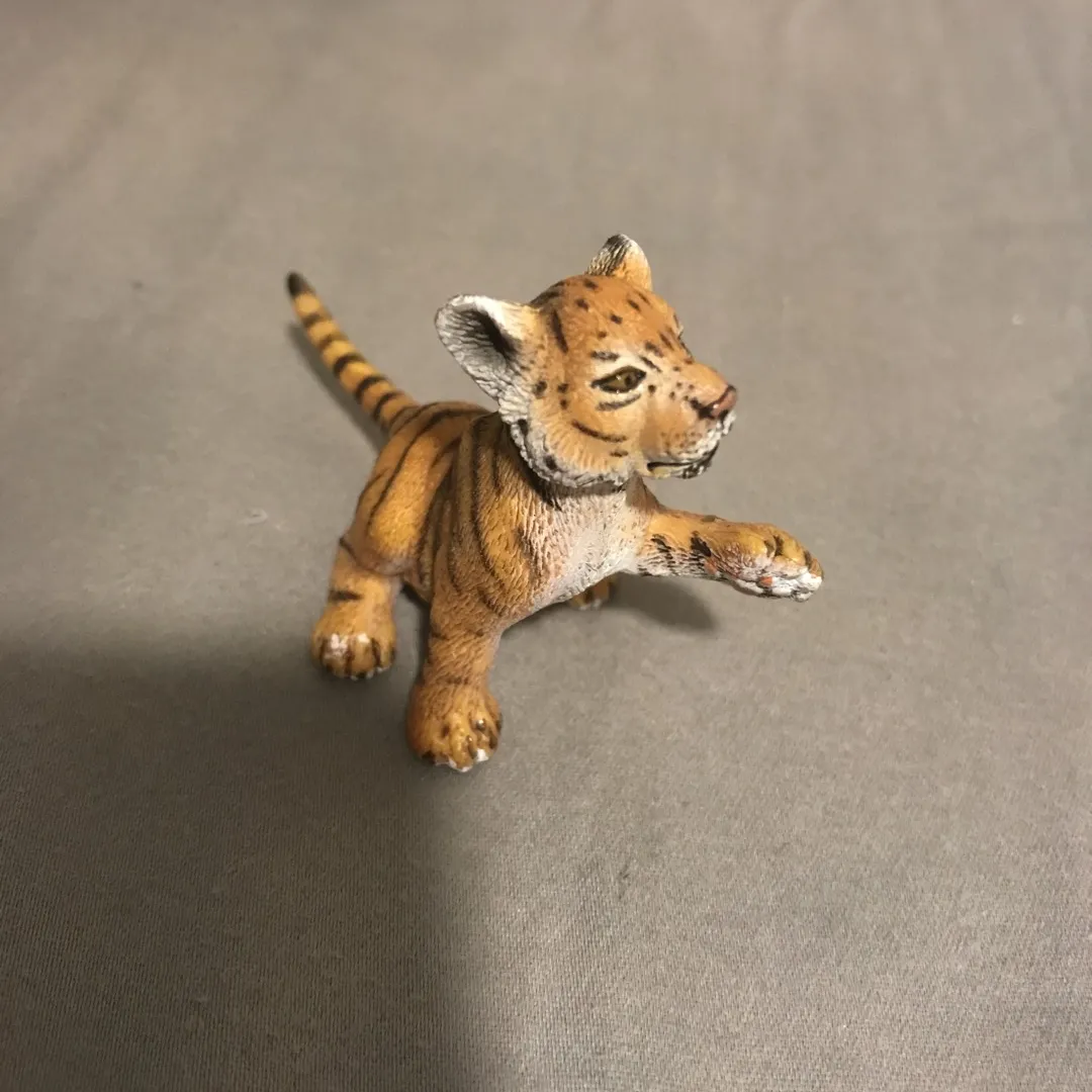 Tiger Cub Figurine photo 4