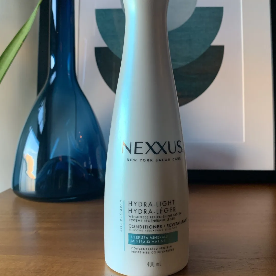 Nexxus Hydra-Light Conditioner photo 1