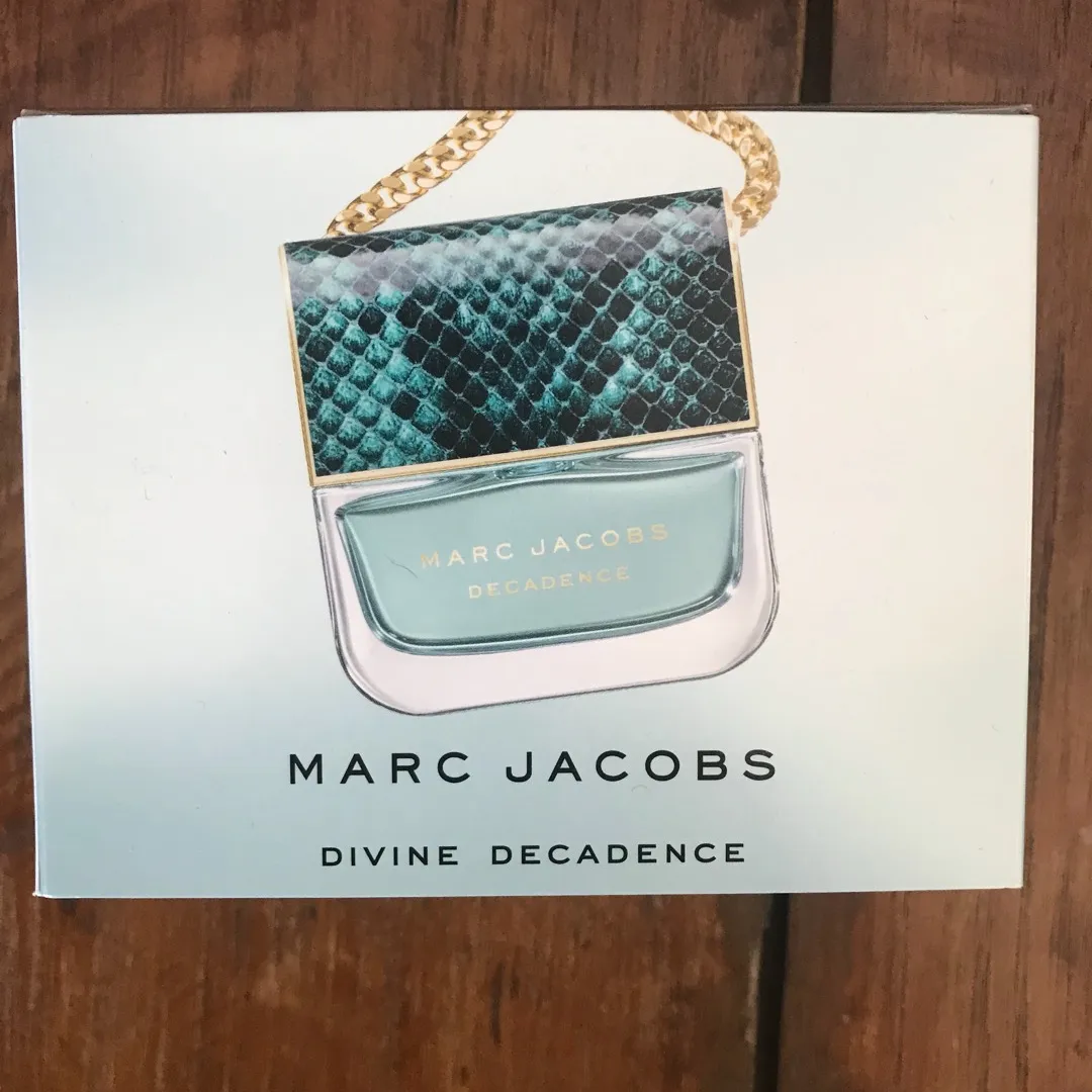 Marc Jacobs Divine Decadence Perfume photo 1